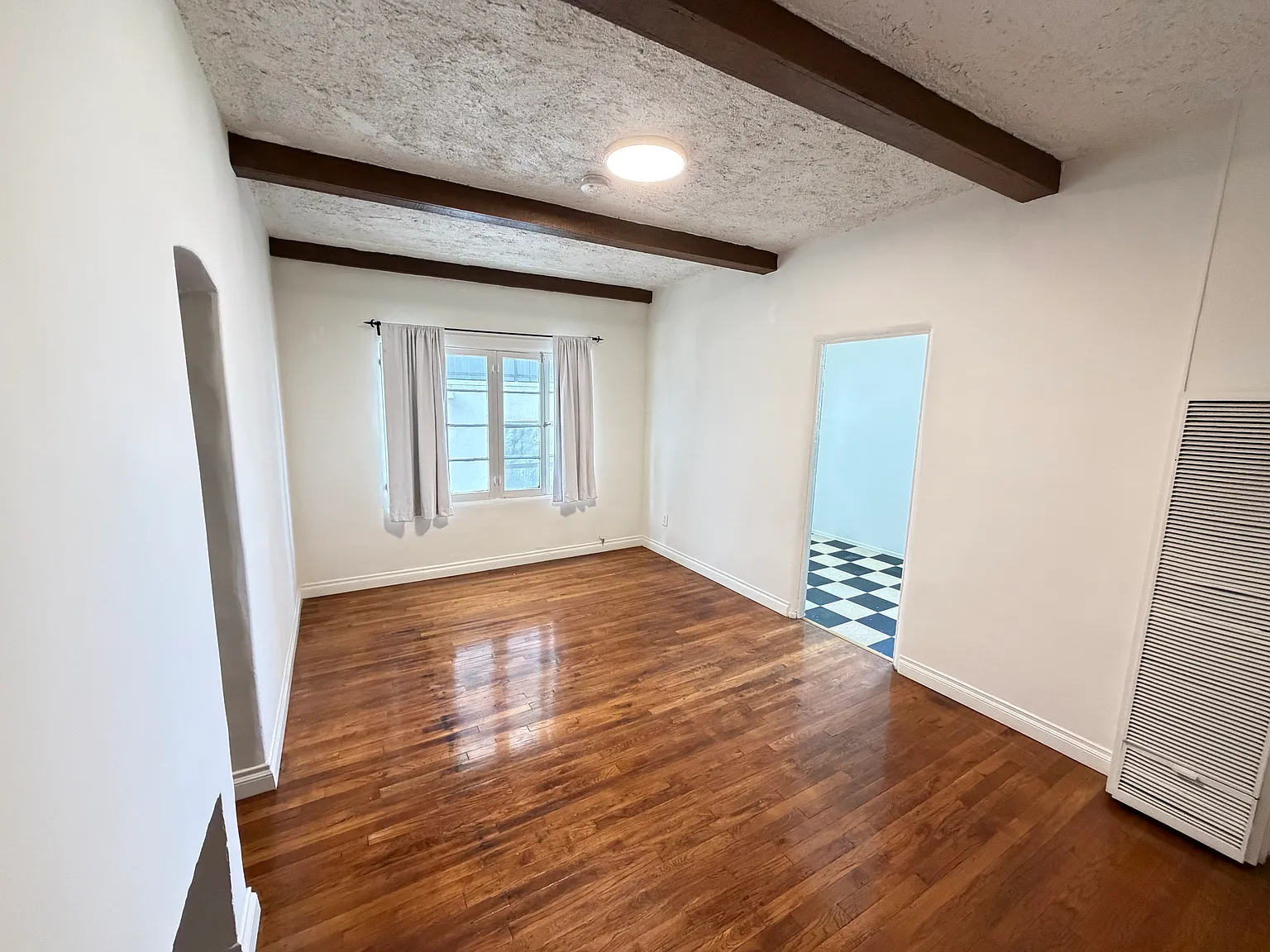 Studio, 450 sqft, $1,500 — Photo 3