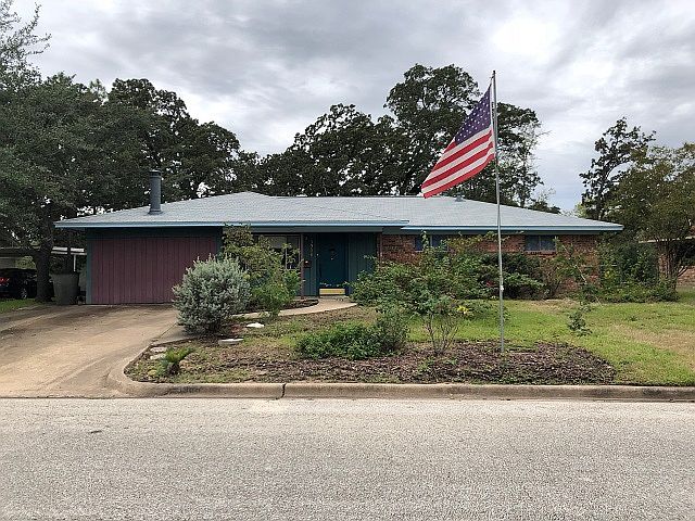 1st image of 3906 Glenn Oaks Dr