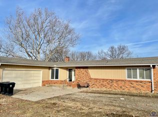 1242 NW 39th St, Topeka, KS 66618