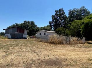 12175 Pebble Ln, Red Bluff, CA 96080