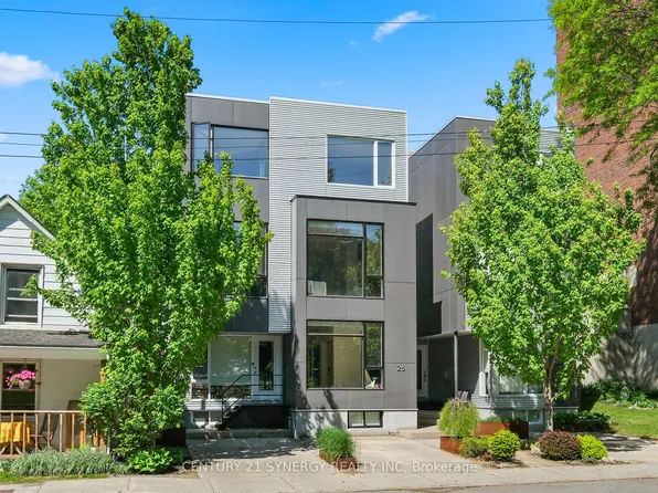 26 Stonehurst Ave, Ottawa, ON K1Y 1R4