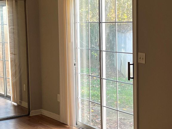 3rd image of 4343 Chaucer Pl