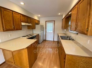 3324B S Leawood Ct, Springfield, MO 65807