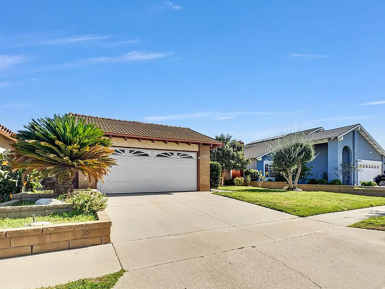 19922 Rainbow Way — Photo 4