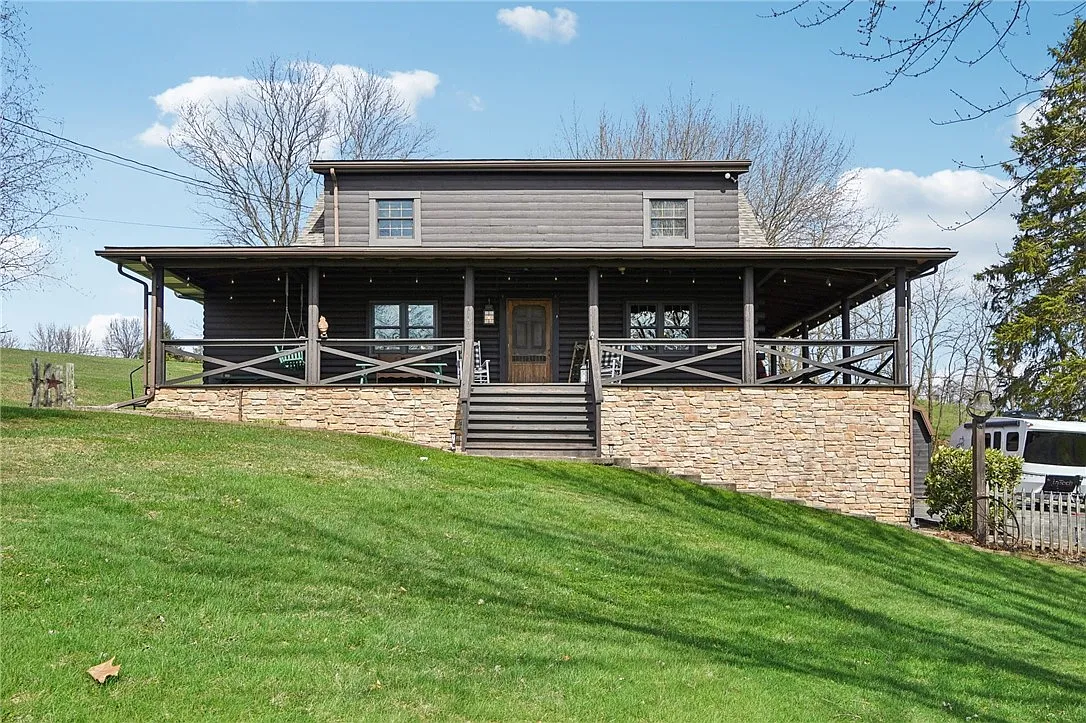 124 Harriet Dr photo 1