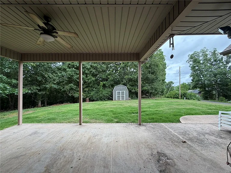 1 Elder Ln — Photo 32