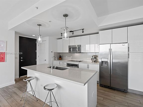 2nd image of 999 SW 1st Ave APT 2303