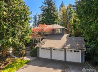 9209 SE 57th St, Mercer Island, WA 98040