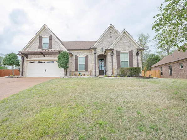 180 Cross Creek Dr, Oakland, TN 38060