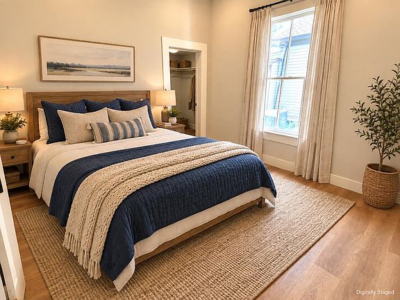 5th image of 1014 Iris St