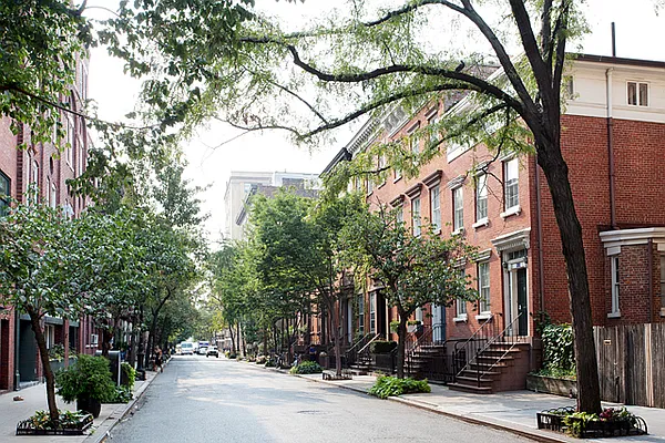 Sold by Marc Meir, LREB | media 30