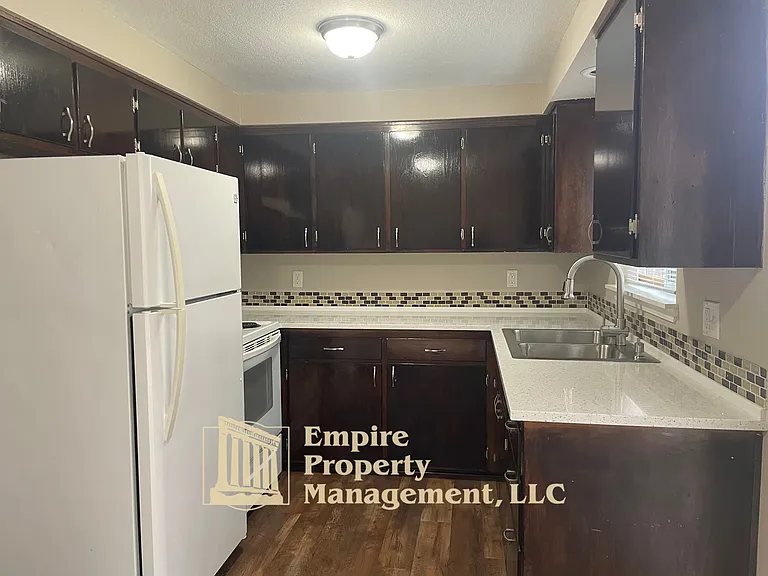 24956 Hunter Ave - 24956-CJ-LH- K16 — Photo 6