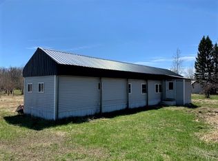 40686 Tapiola Rd, Chassell, MI 49916