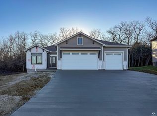 1134 Bluestem Cir, Baldwin City, KS 66006