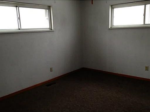 4th image of 2224 Iroquois Ave