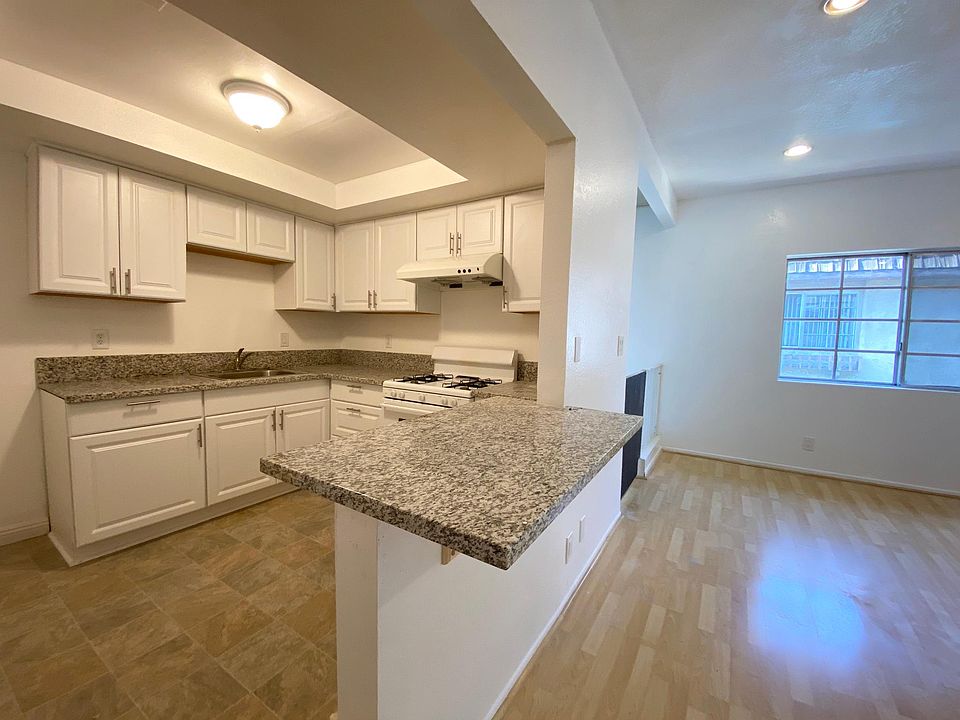 1st image of 4405 Merced Ave #1/2