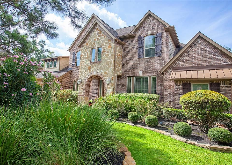 1st image of 23 Clare Point Dr