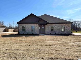 613 Walt Campbell Rd, Hazel Green, AL 35750