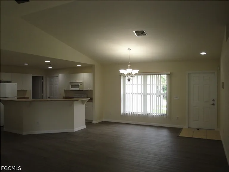 1236 Bayou St — Photo 3