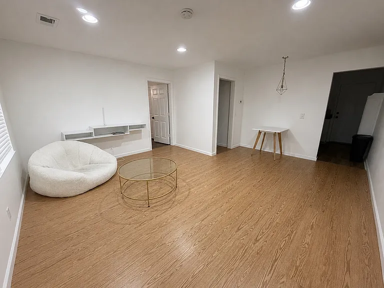883 N Railroad Ave #883 — Photo 3