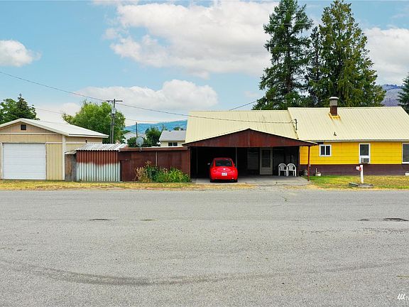 3rd image of 1621 Main St