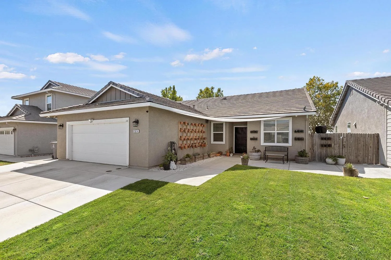2074 River Wood Dr photo 1