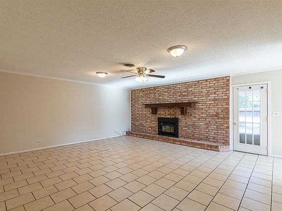 5th image of 426 Pleasant Ln