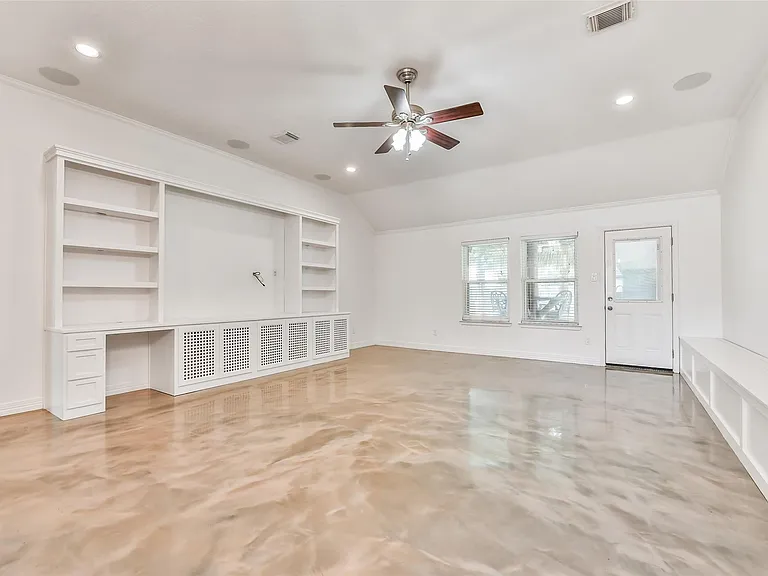 515 Valley Dr — Photo 5