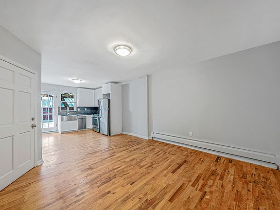 2nd image of 176 26th St #A