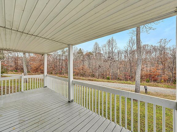 3rd image of 1045 Tarragon Way
