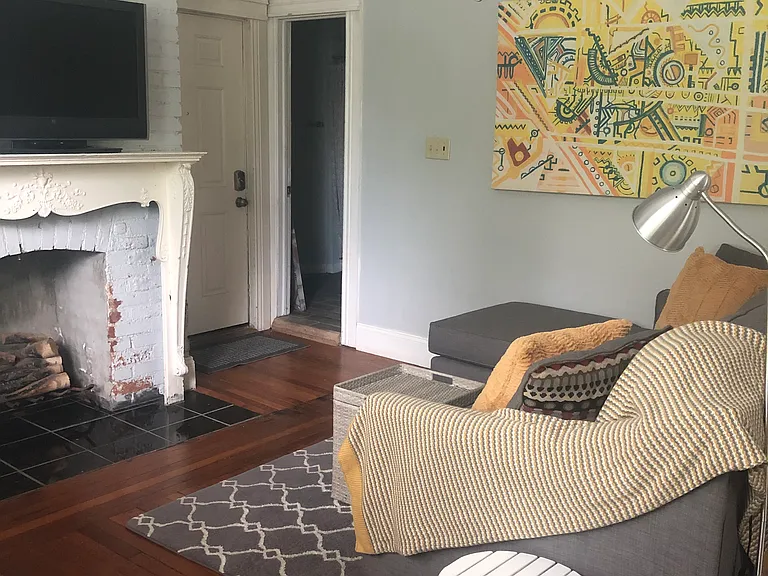 407 W Maiden St #103 — Photo 6
