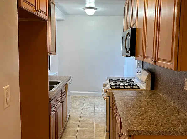 90 Laurel Hill Terrace image 3 of 5