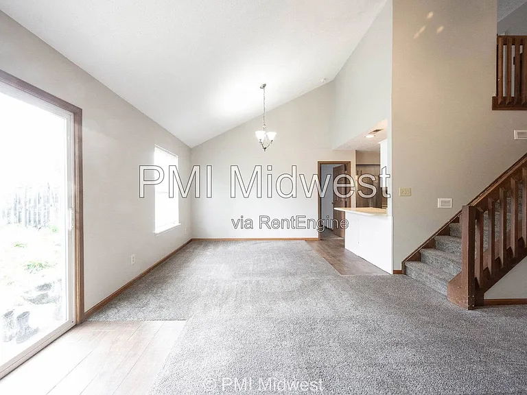 1092 Cobra Dr — Photo 7
