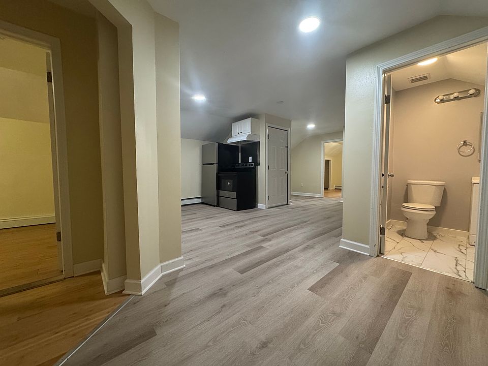 1st image of 92-7 W Main St