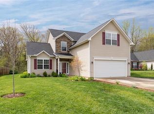 3 Woodthorn Rd, Weaverville, NC 28787