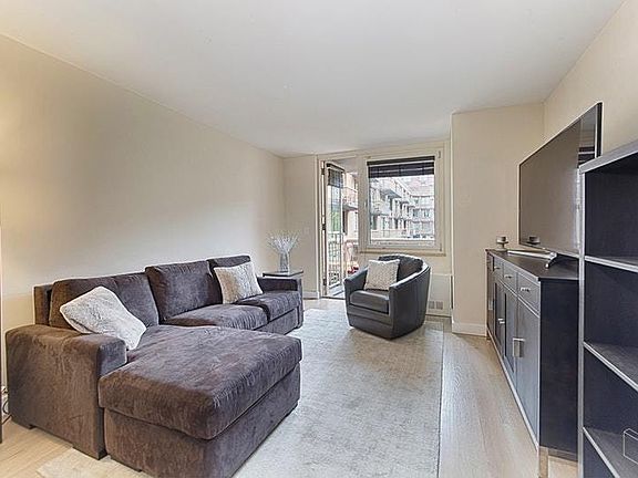 3rd image of 350 W 50th St APT 3HH