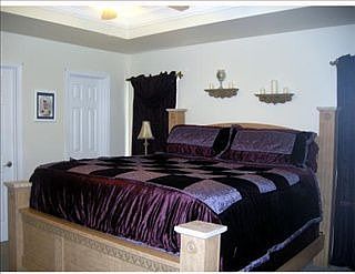 4th image of 645 Camellia Ave