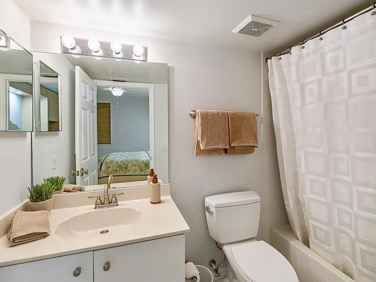 2880 NE 14th Street Cswy #904 — Photo 10