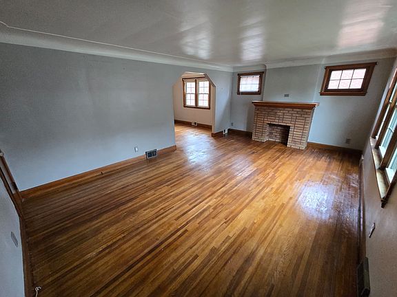 2nd image of 34 Concord Dr Floor 1