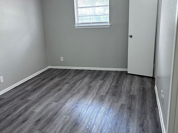 5th image of 1700 W McIntyre St #13