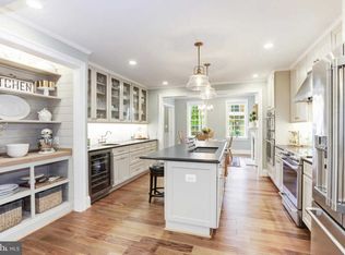 16 Liberty St SW, Leesburg, VA 20175