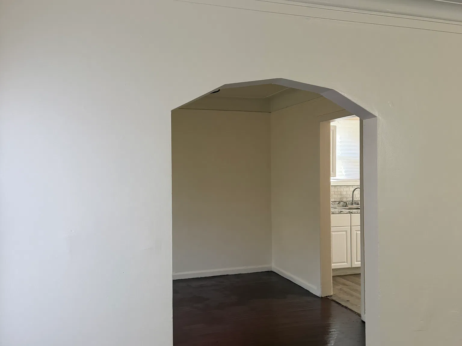 3 bed, 1400 sqft, $1,400 — Photo 4