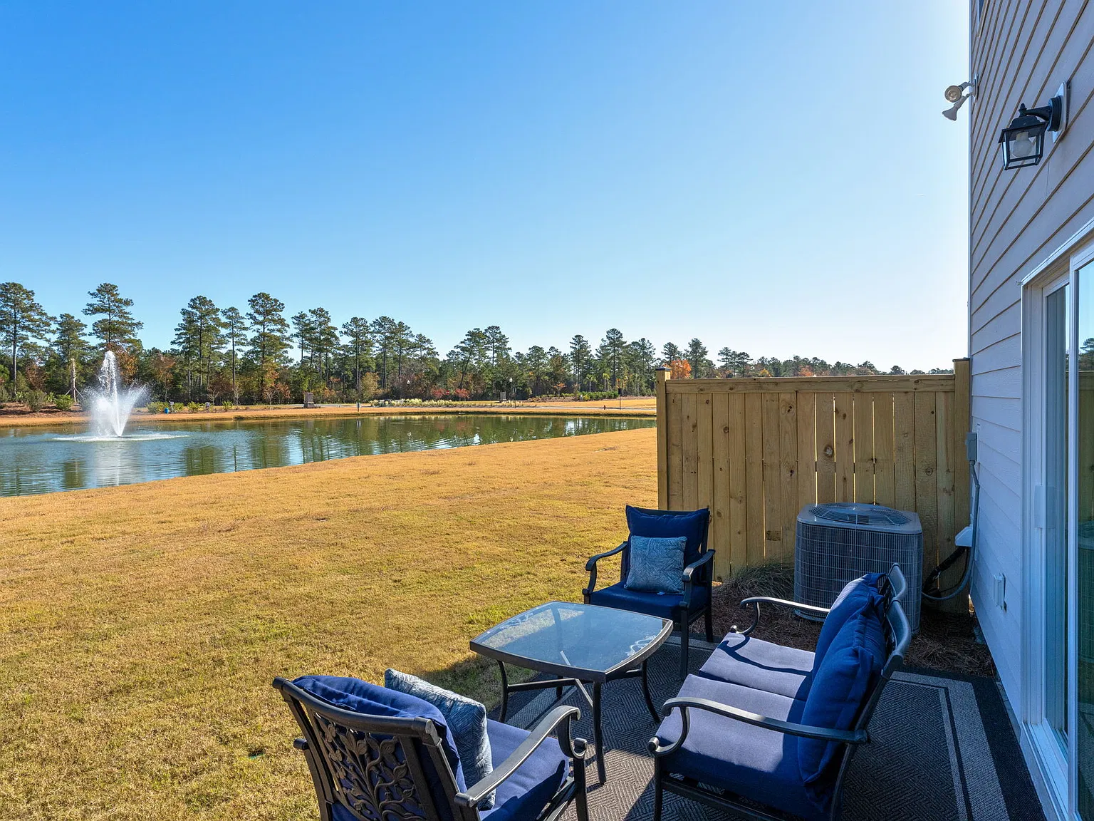 4 bed, 2.5 bath, 1900 sqft, $2,835 — Photo 2