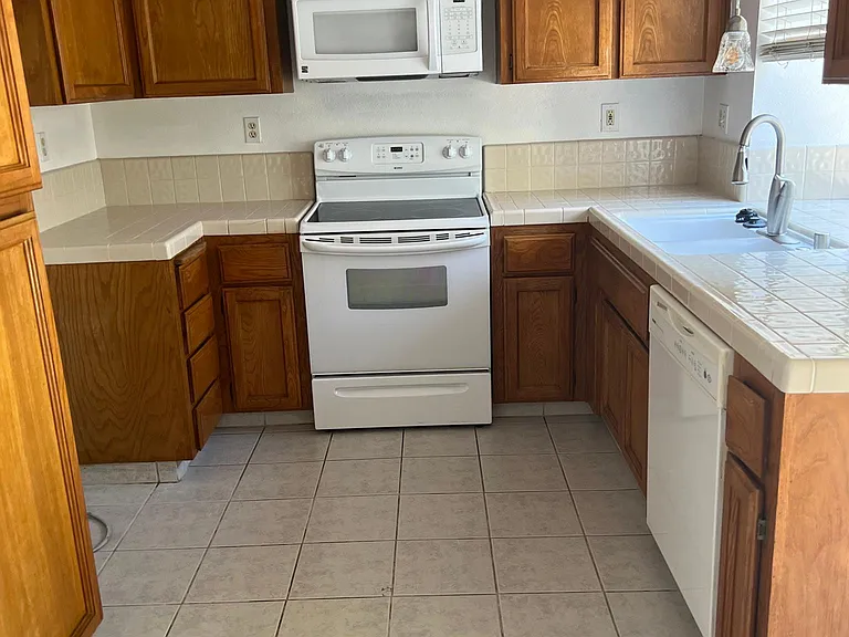7329 N Woodrow Ave — Photo 3