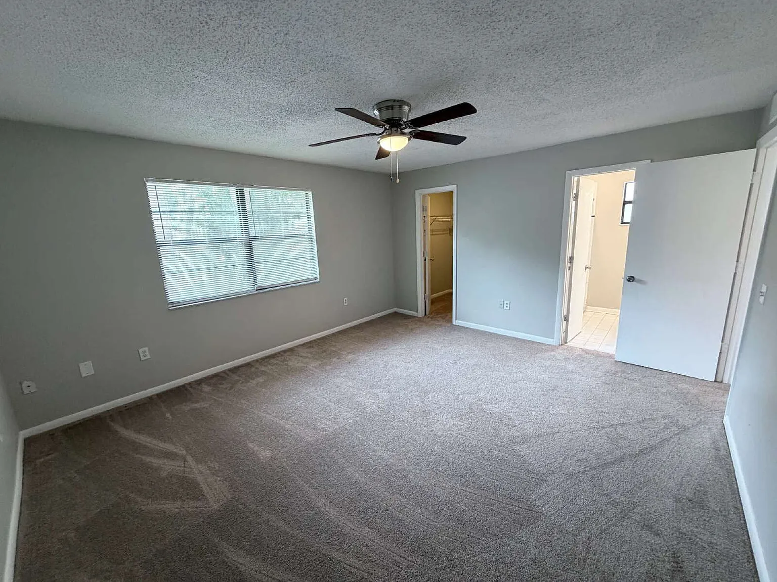 3 bed, 2.0 bath, 1566 sqft, $1,895 — Photo 2