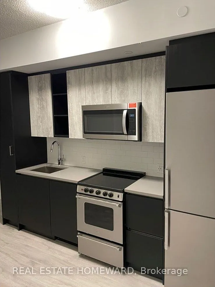 Phoenix Condos — Photo 3