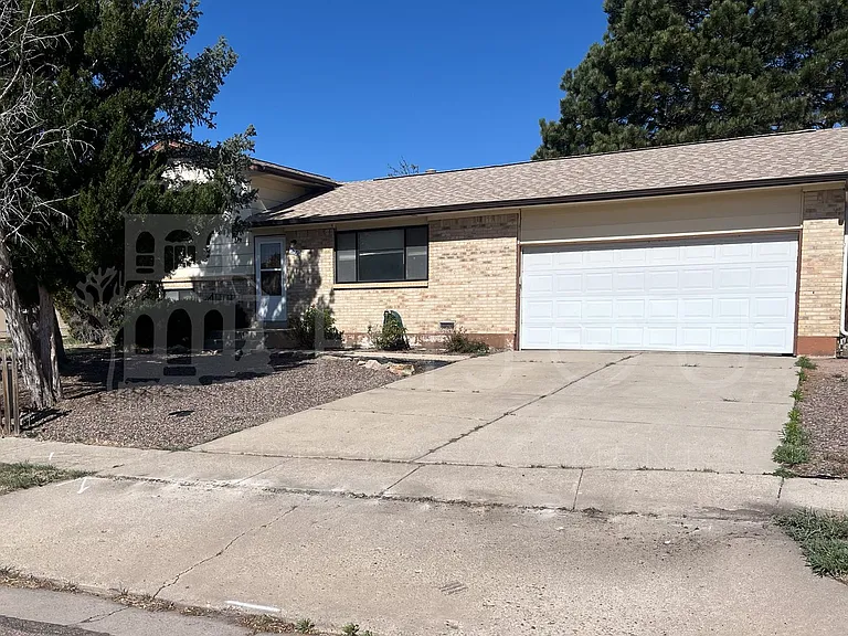 1070 Branding Iron Dr — Photo 2
