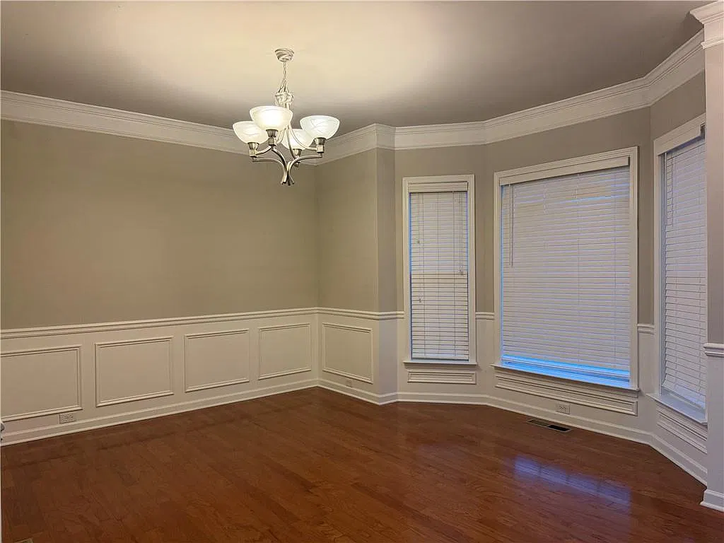 4 bed, 2.5 bath, 1874 sqft, $2,700 — Photo 3