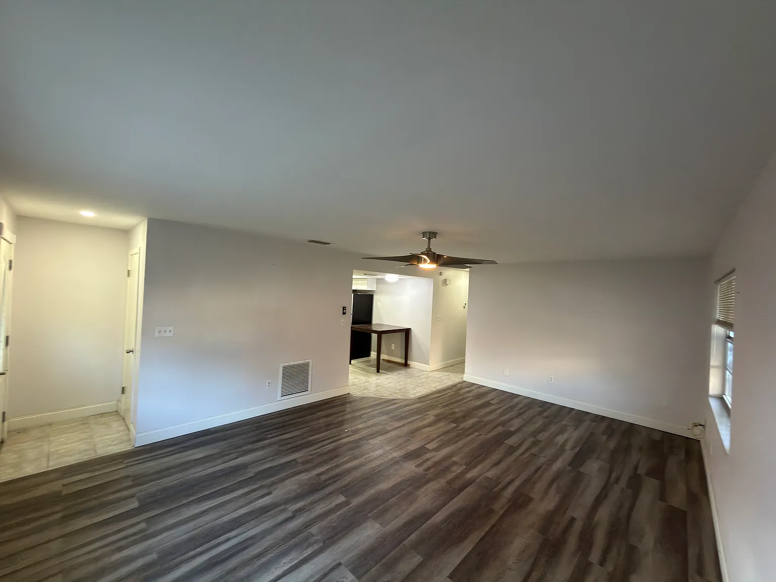 2 bed, 1027 sqft, $2,000 — Photo 2