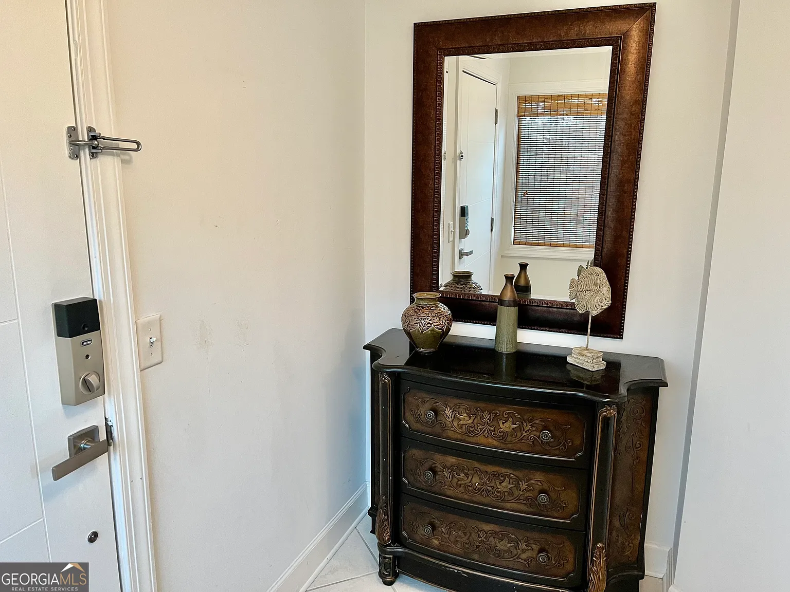 3 bed, 2.0 bath, 1355 sqft, $4,250 — Photo 4
